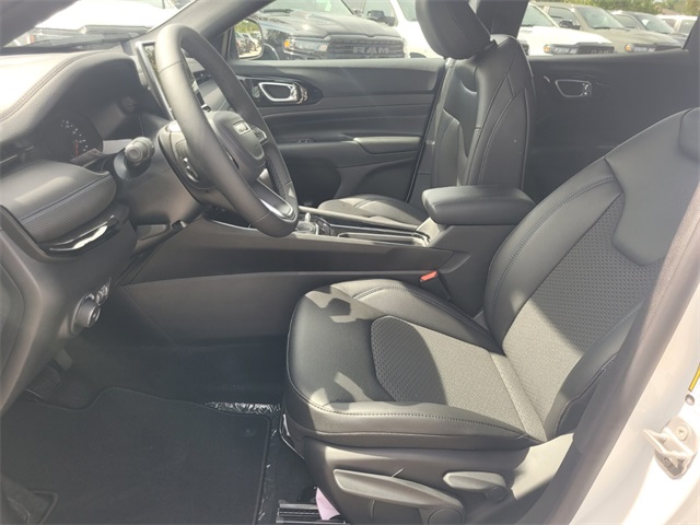 2026 Jeep Compass Latitude Altitude photo 4