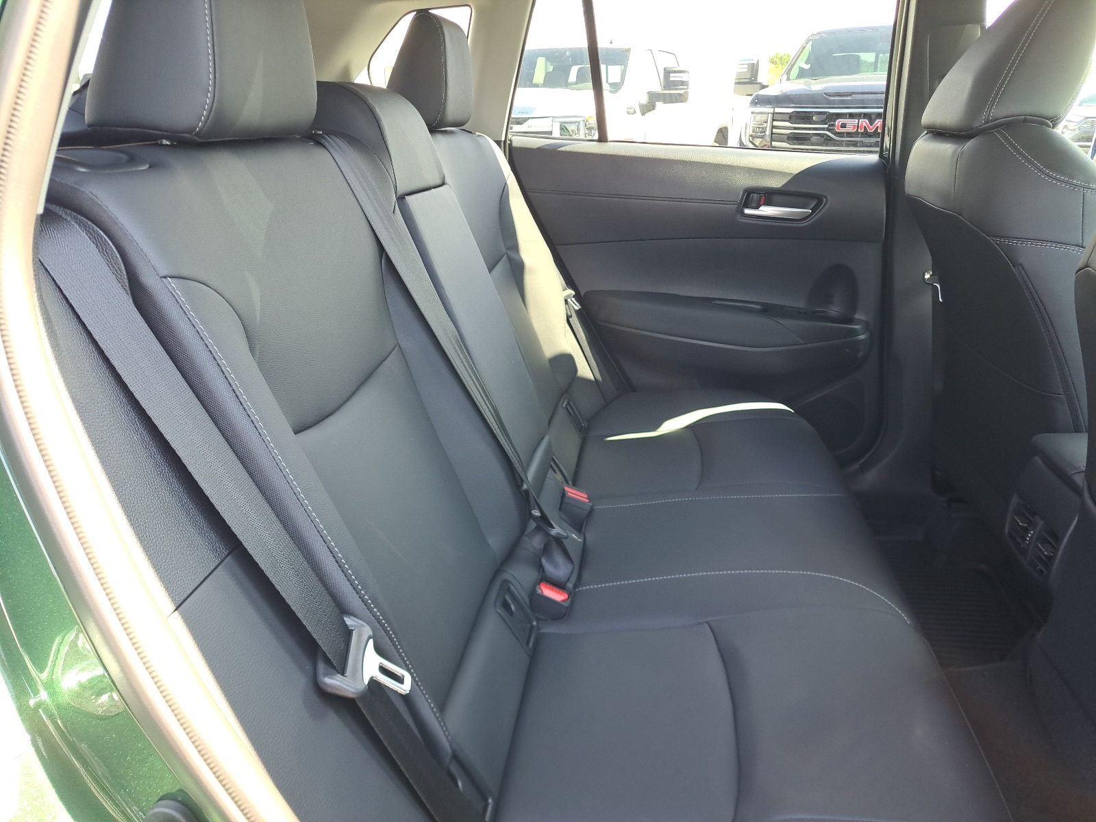 2025 Toyota Corolla Cross XLE photo 21