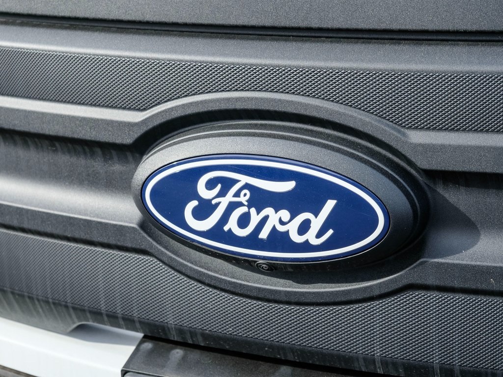 2024 Ford F-150 Lightning photo 4
