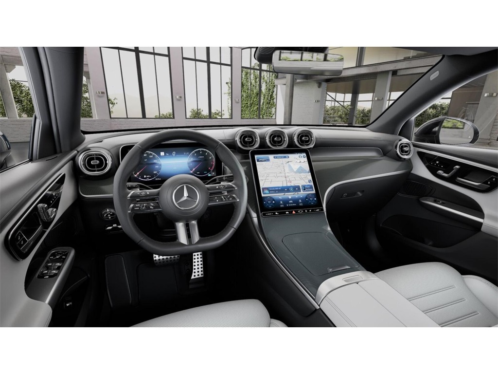 2025 Mercedes Benz GLC 300 4MATIC photo 3