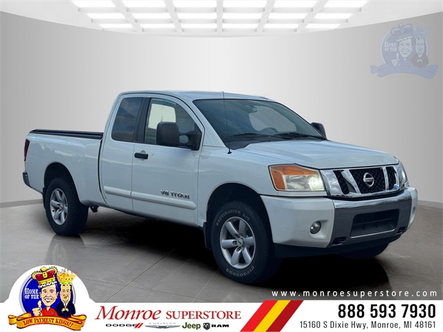 2013 Nissan Titan SV's photo