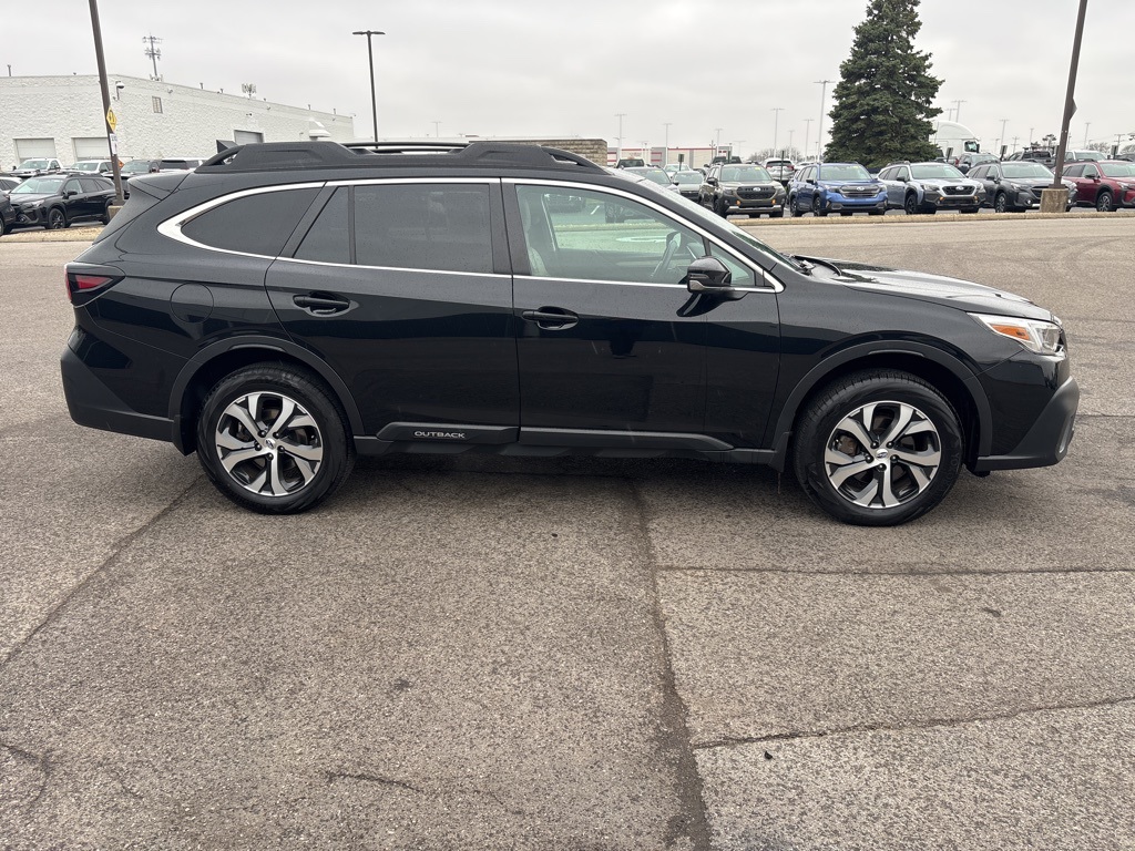2022 Subaru Outback Limited photo 2