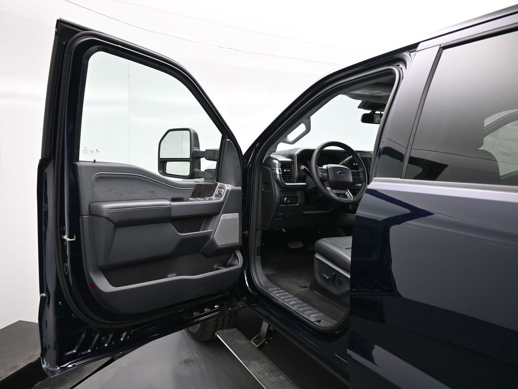 2025 Ford F-350 Super Duty Lariat