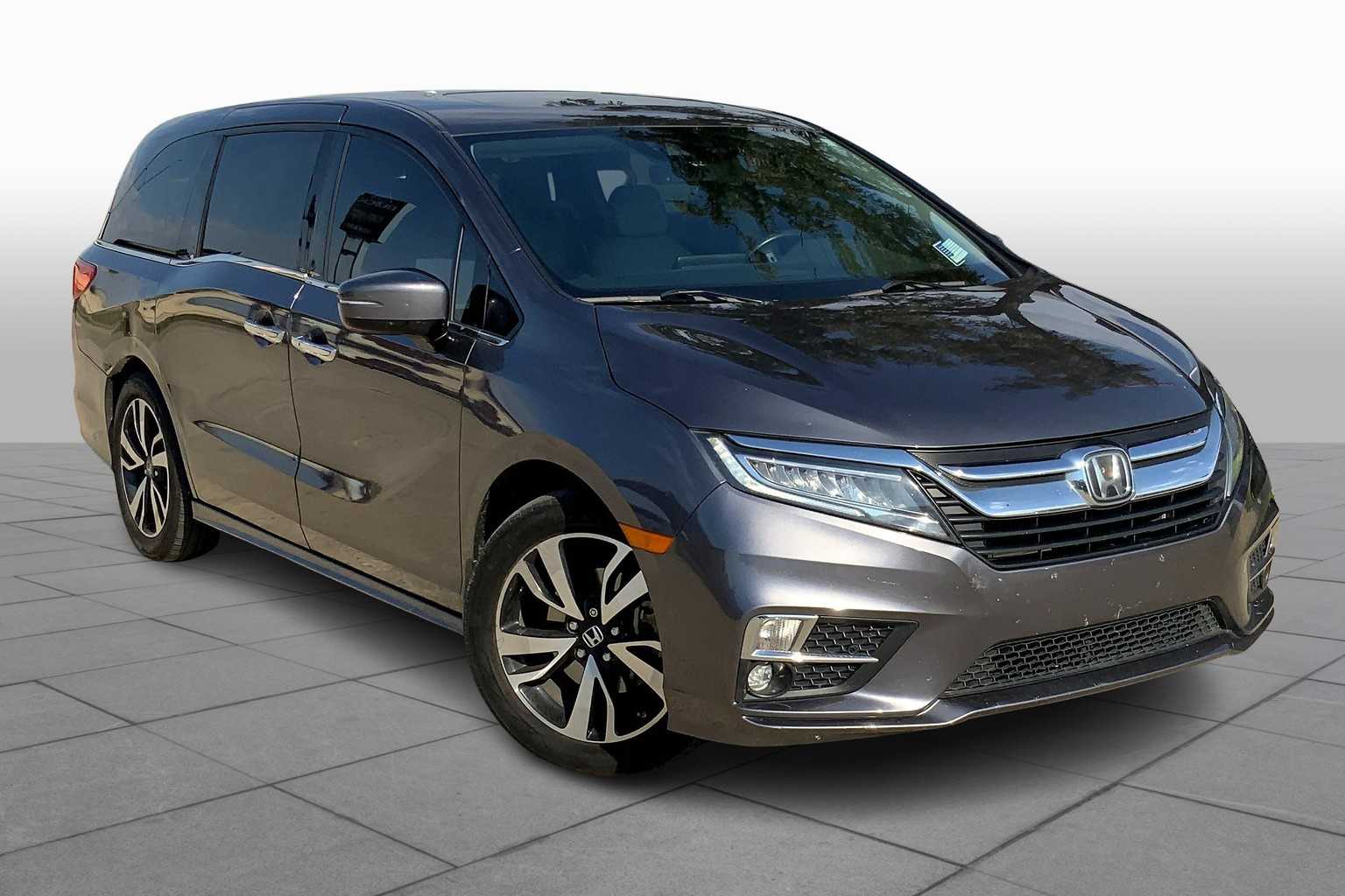 2018 Honda Odyssey Elite photo 2