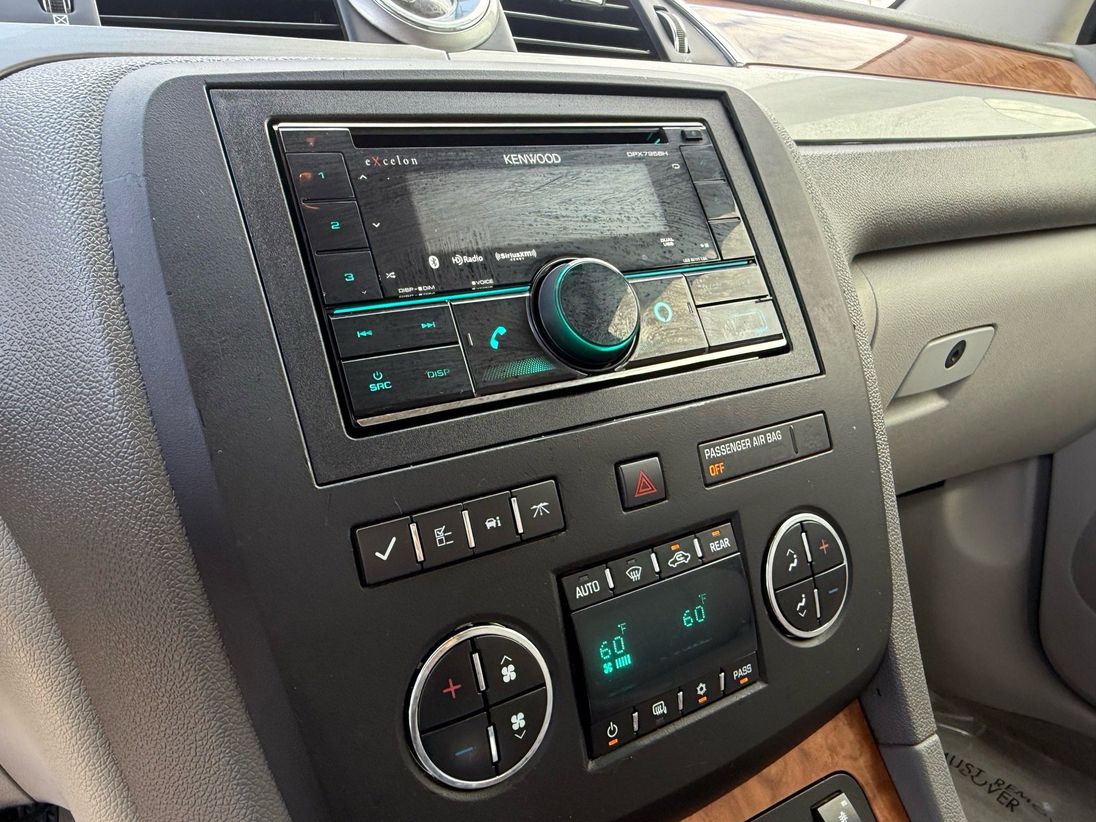 2010 Buick Enclave CXL photo 19