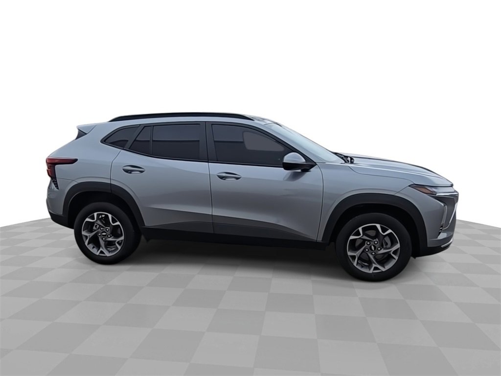 2024 Chevrolet Trax LT photo 6