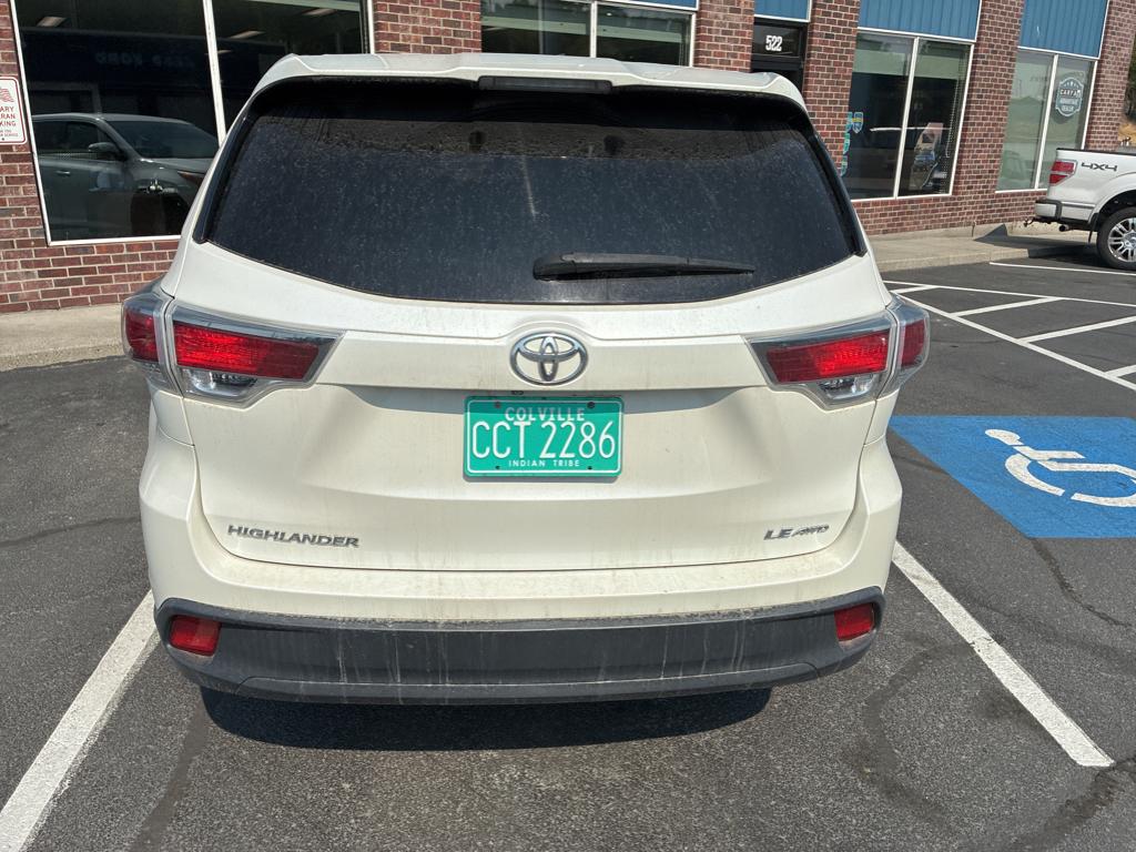 2014 Toyota Highlander LE photo 3