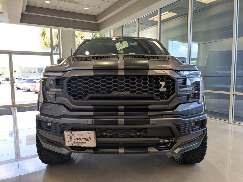 2025 Ford F-150 Lariat photo 8