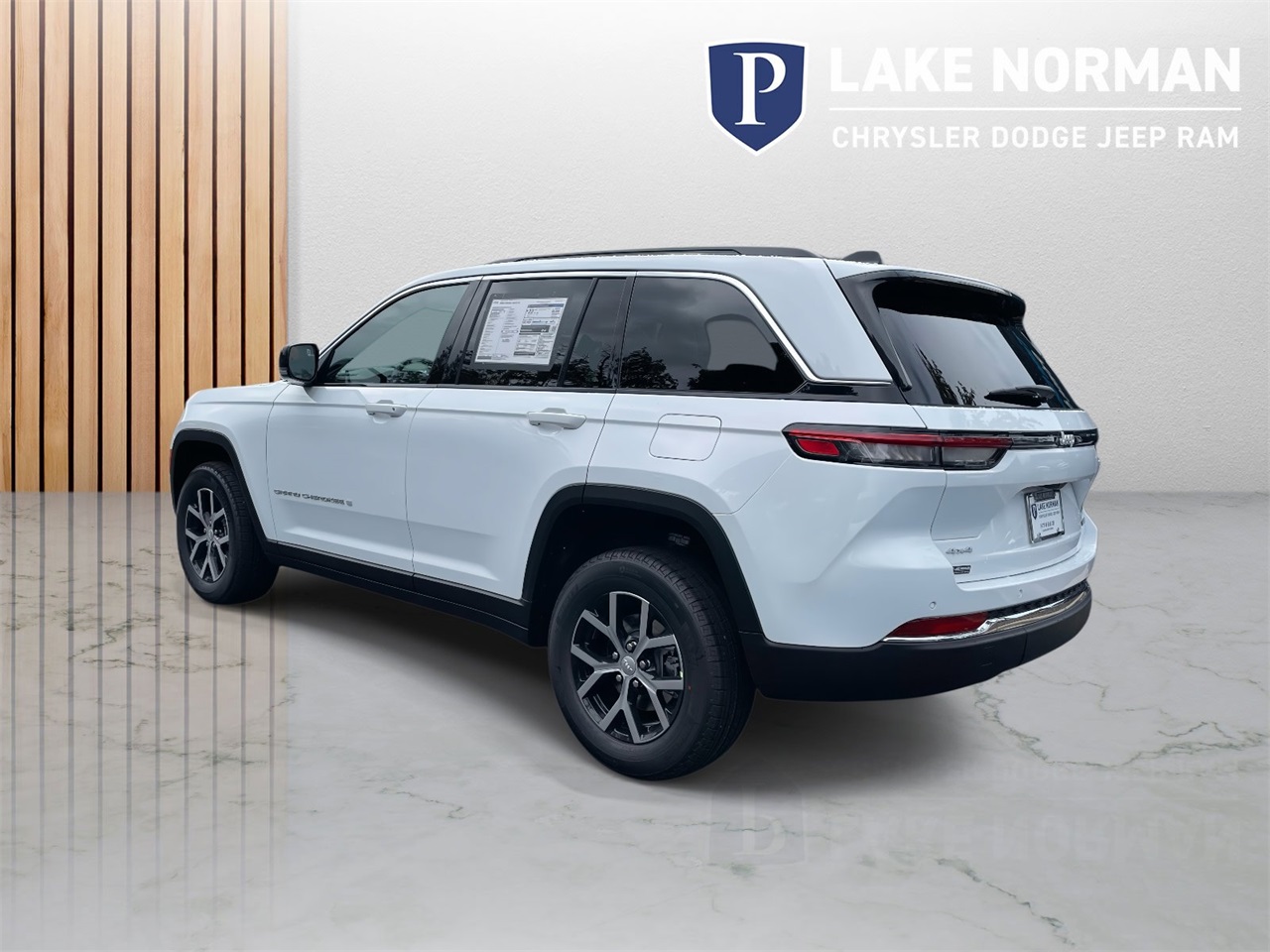 2025 Jeep Grand Cherokee Limited photo 2