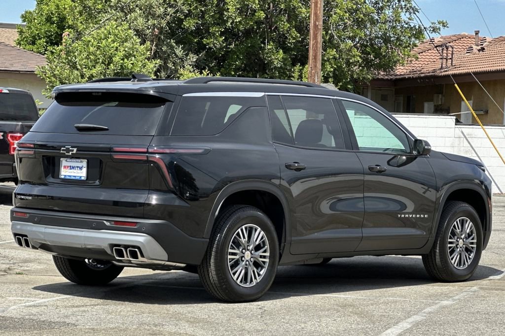 2026 Chevrolet Traverse photo 4