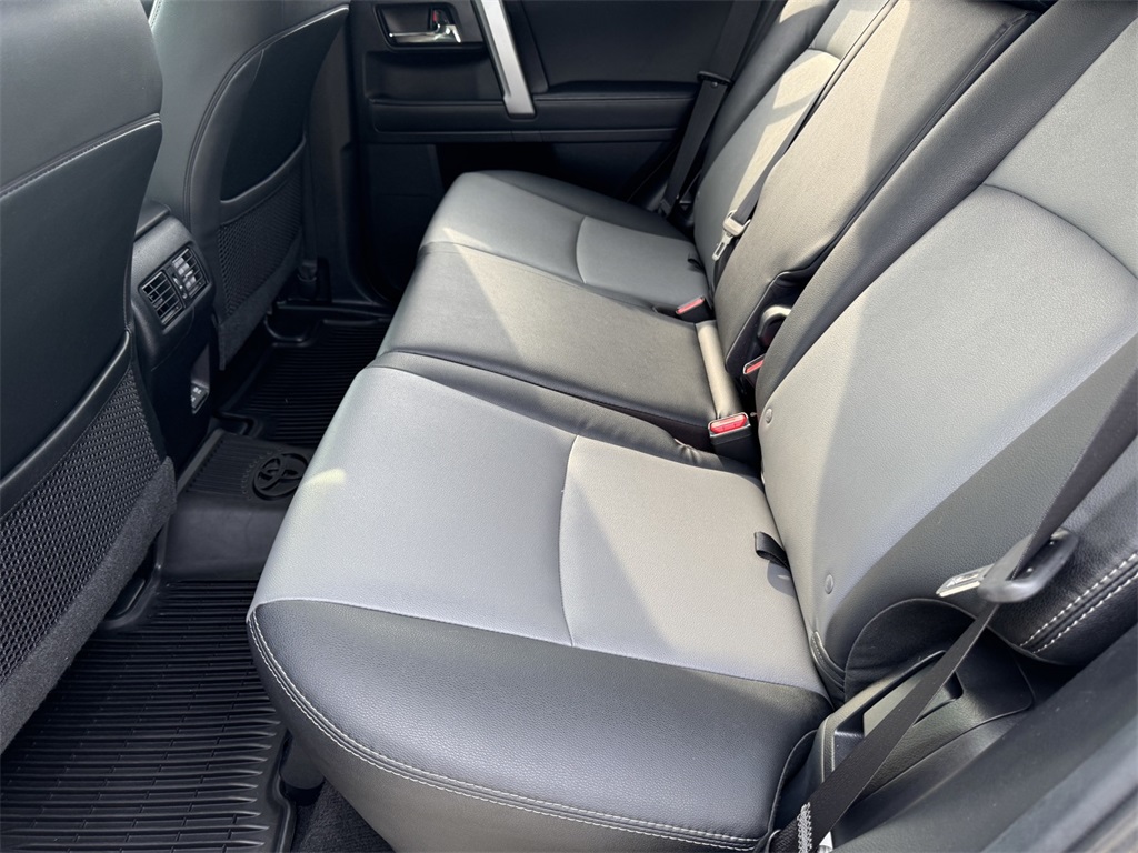 2020 Toyota 4Runner SR5 Premium photo 11