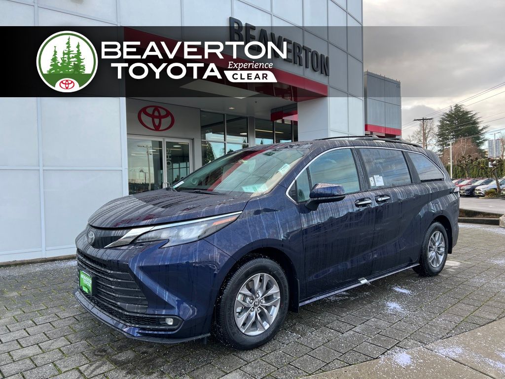 2026 Toyota Sienna XLE's photo