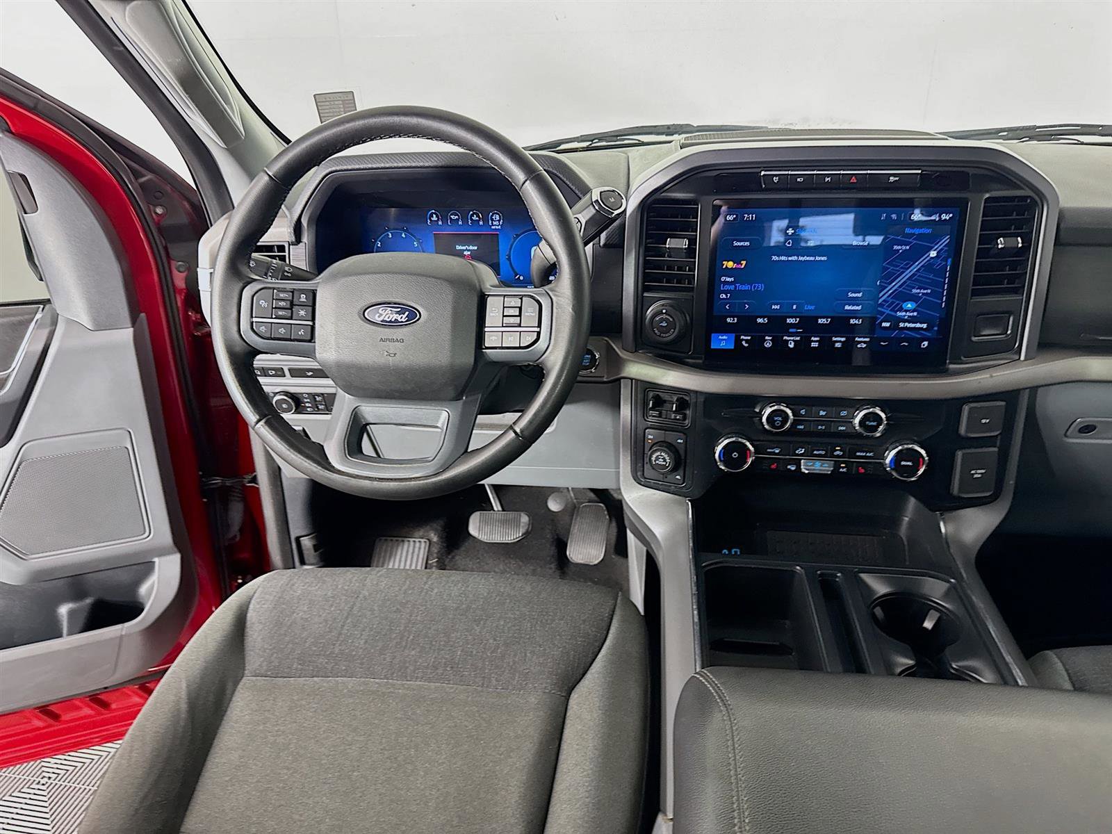2024 Ford F-150 XLT photo 22