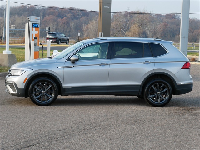 2022 Volkswagen Tiguan SE photo 3