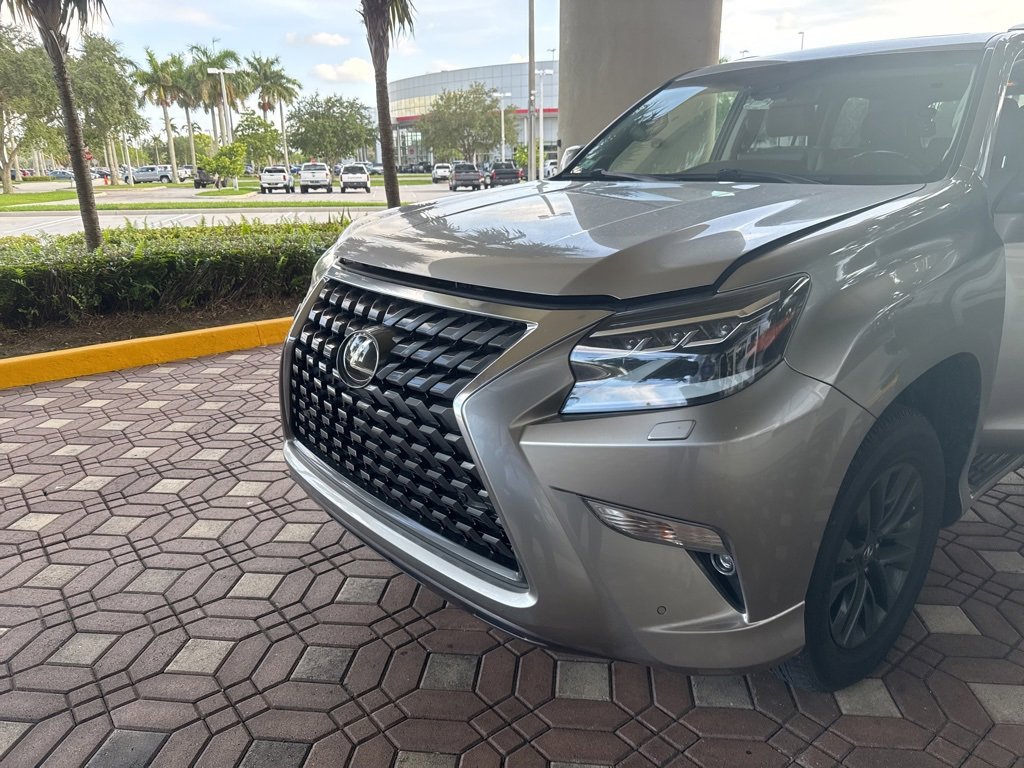 2022 Lexus GX 460 Premium photo 3