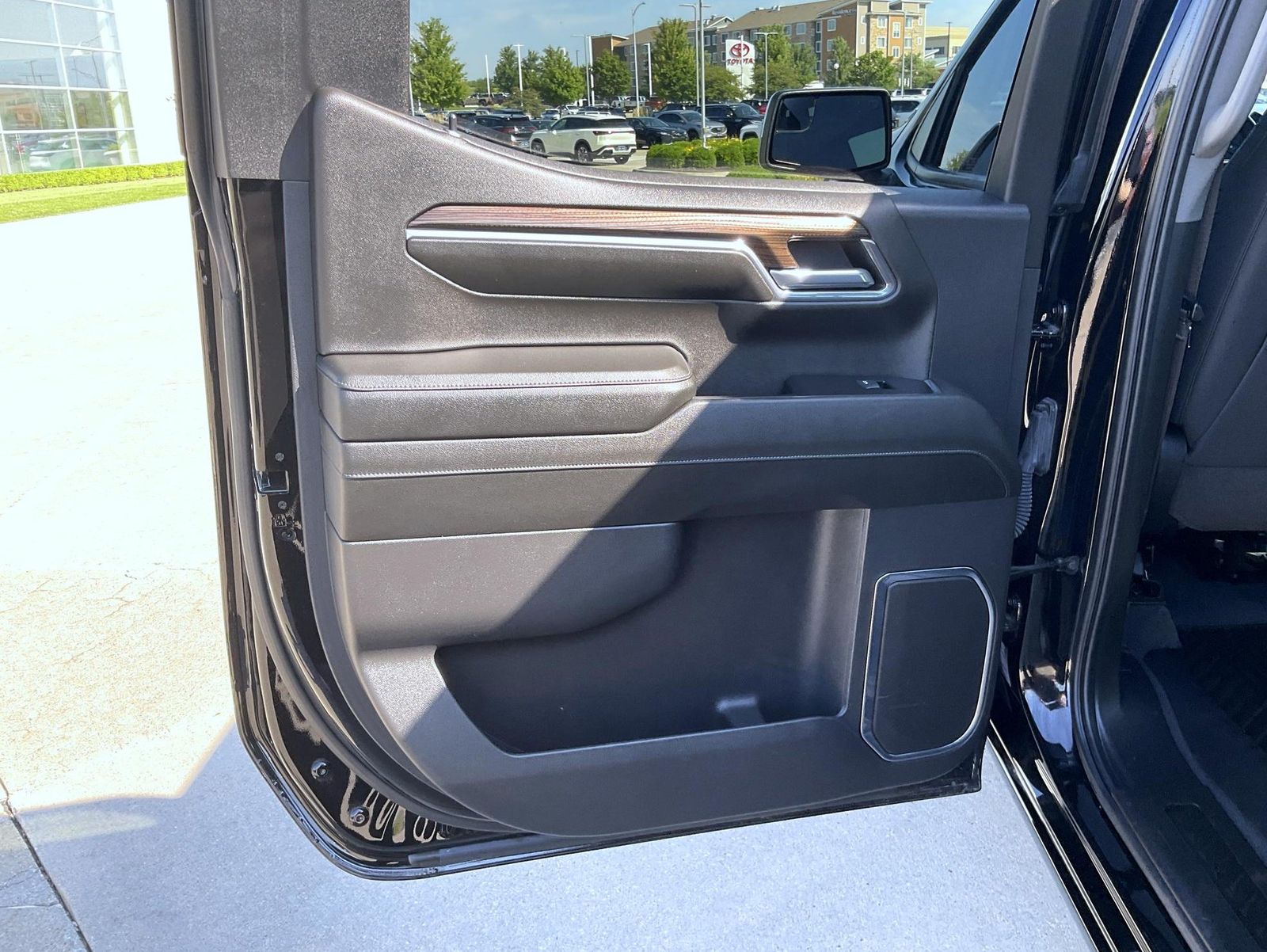 2024 Chevrolet Silverado 1500 LT photo 18