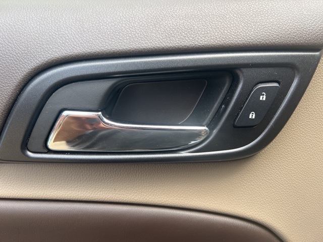 2016 Chevrolet Suburban LTZ photo 22