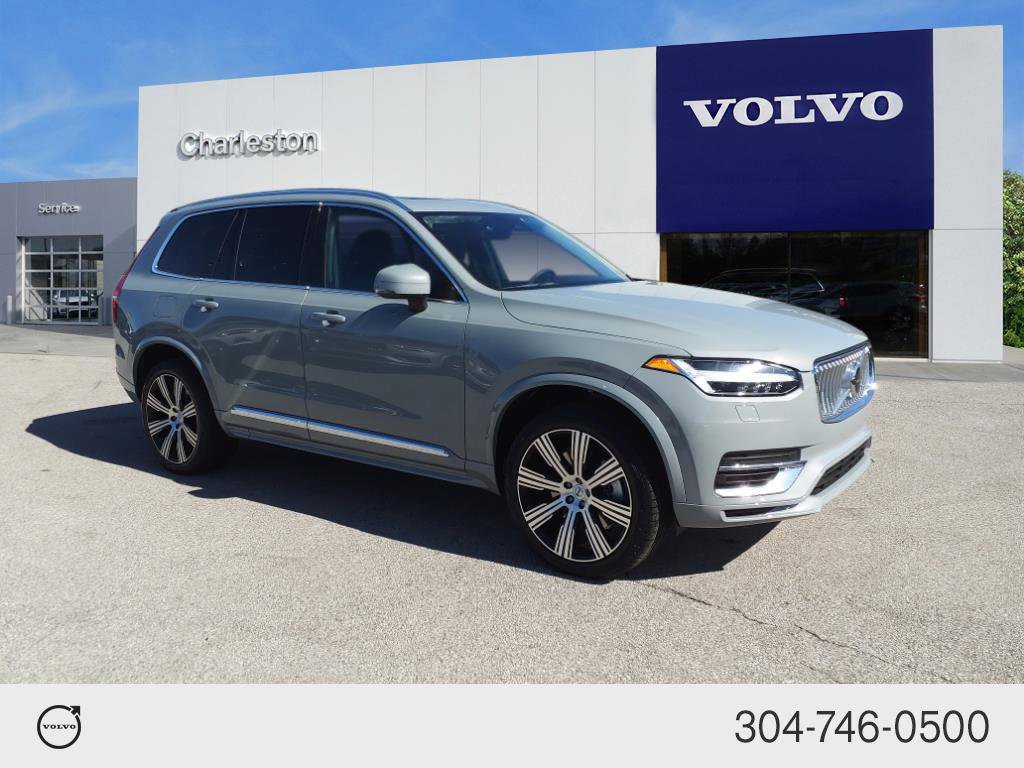 2025 Volvo XC90 Core's photo
