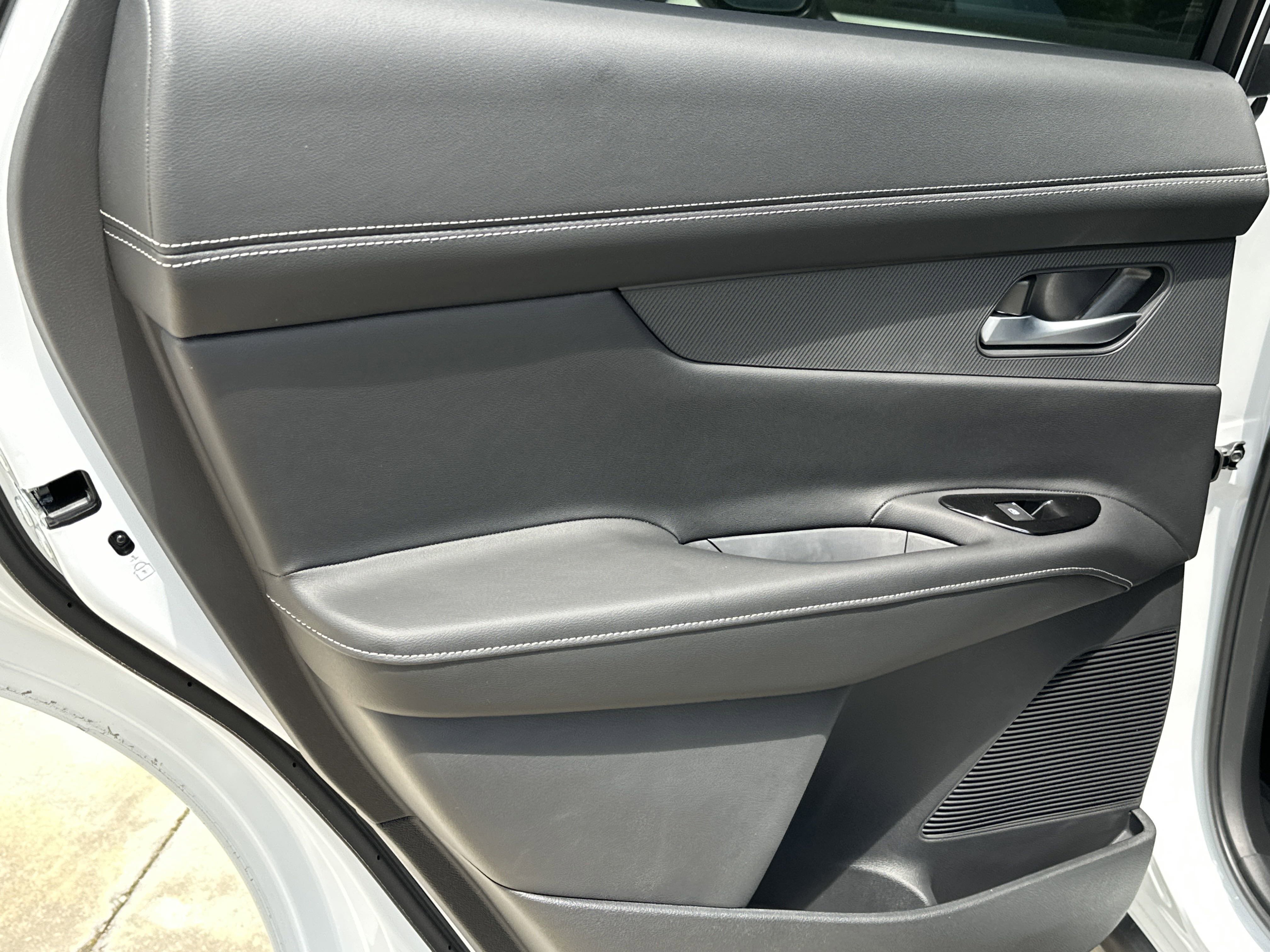 2025 Nissan Murano SL photo 17