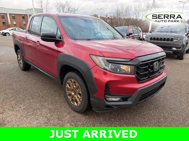 2021 Honda Ridgeline Sport photo 2