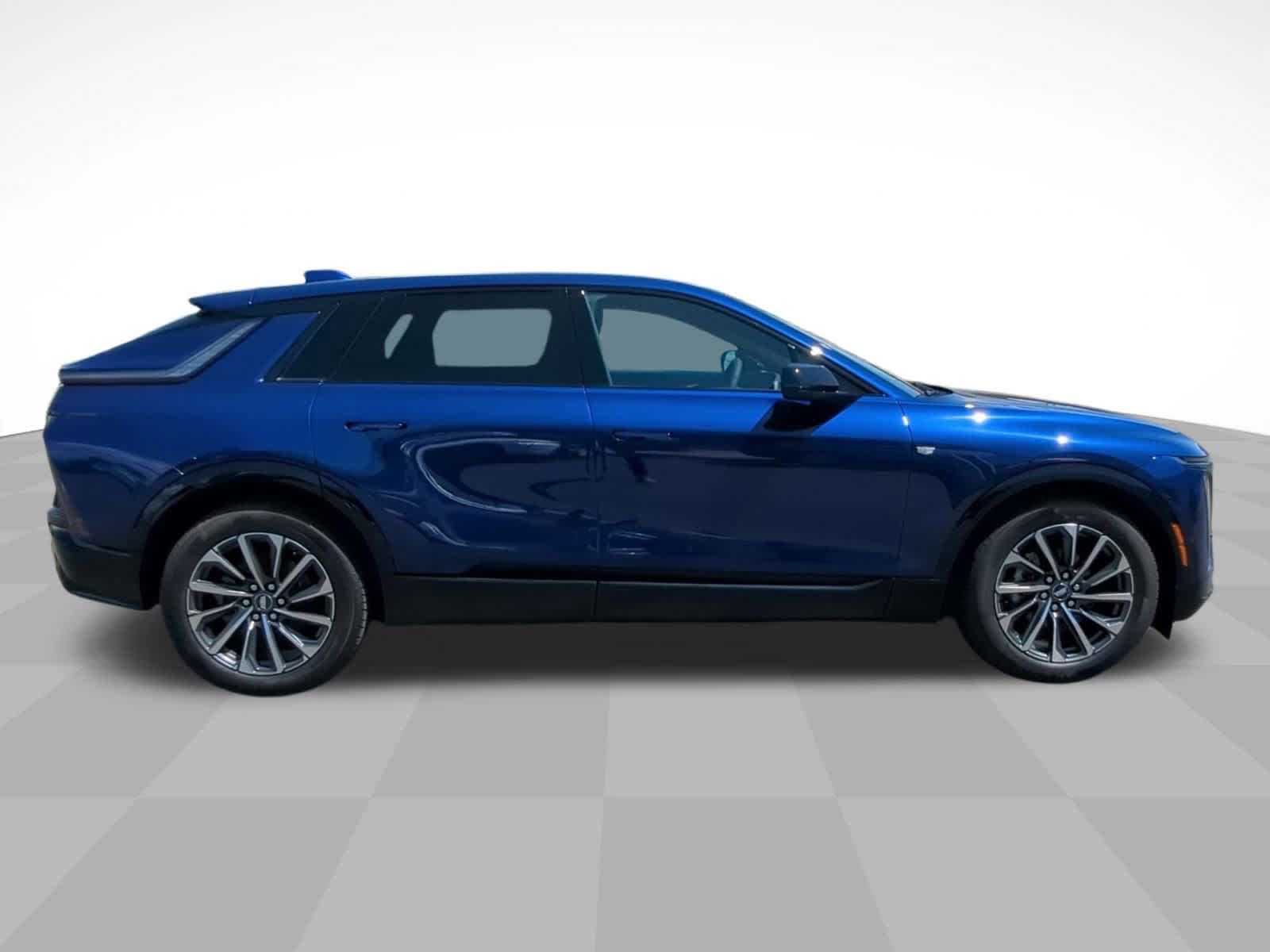 2025 Cadillac Lyriq Sport photo 4