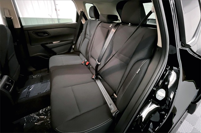 2025 Nissan Rogue S photo 10