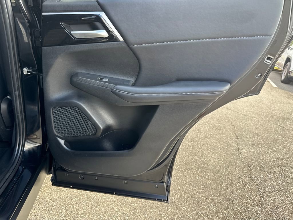 2024 Mitsubishi Outlander SE photo 16