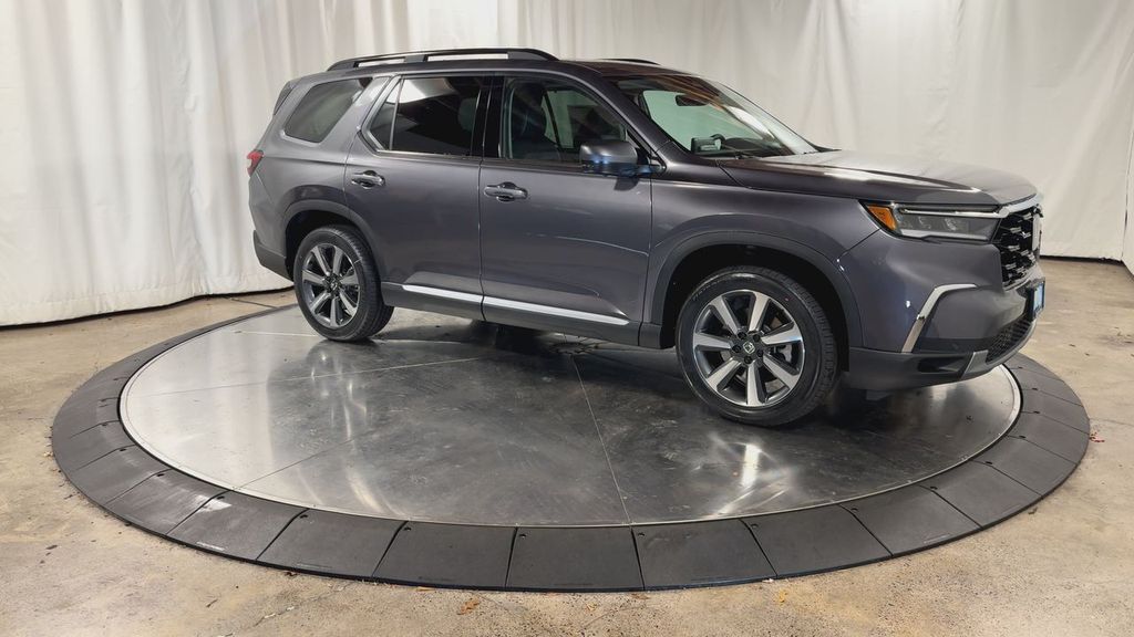2025 Honda Pilot Elite photo 2