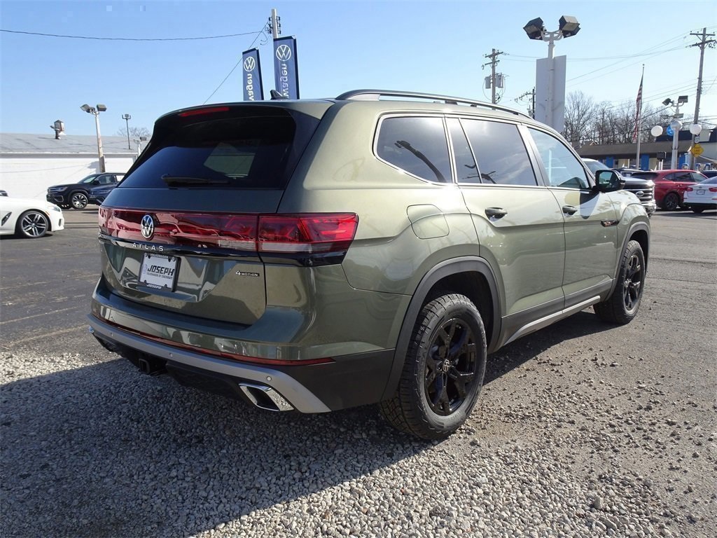 2025 Volkswagen Atlas Peak Edition photo 6