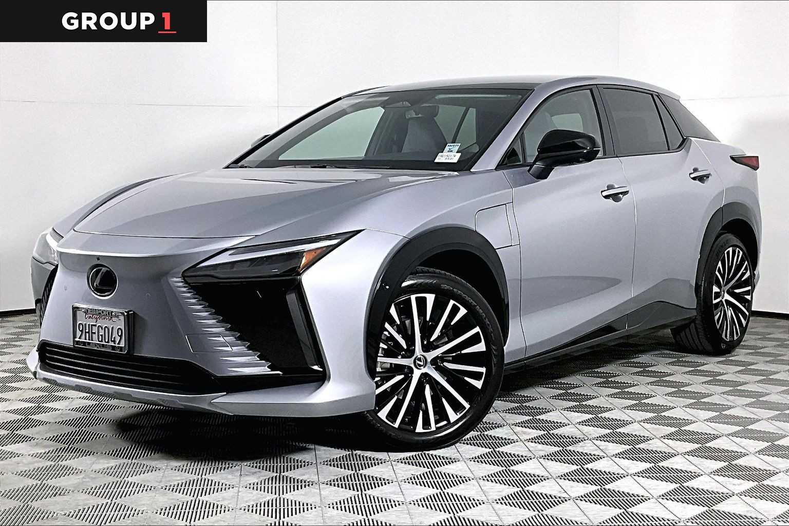 2023 Lexus RZ Luxury's photo