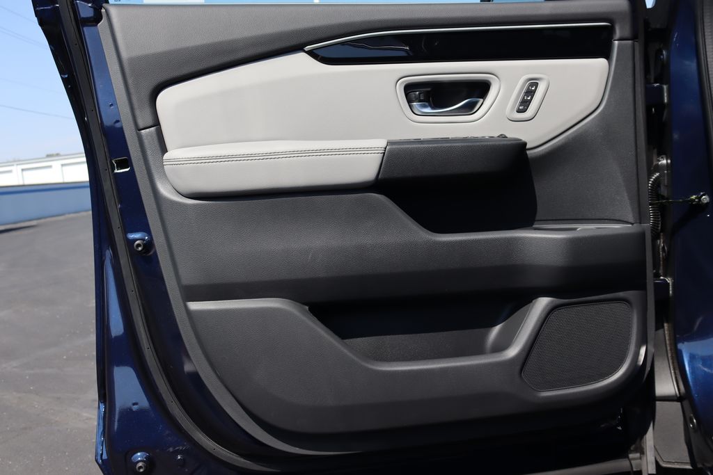 2025 Honda Pilot Touring photo 27