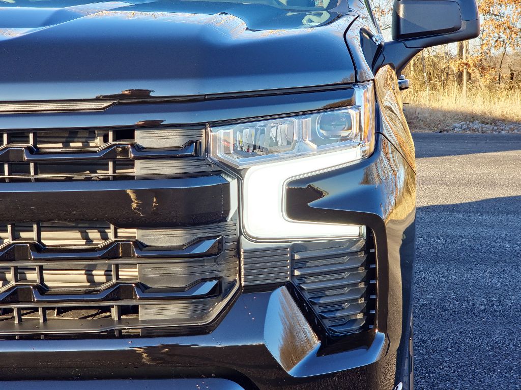 2025 Chevrolet Silverado 1500 RST photo 10
