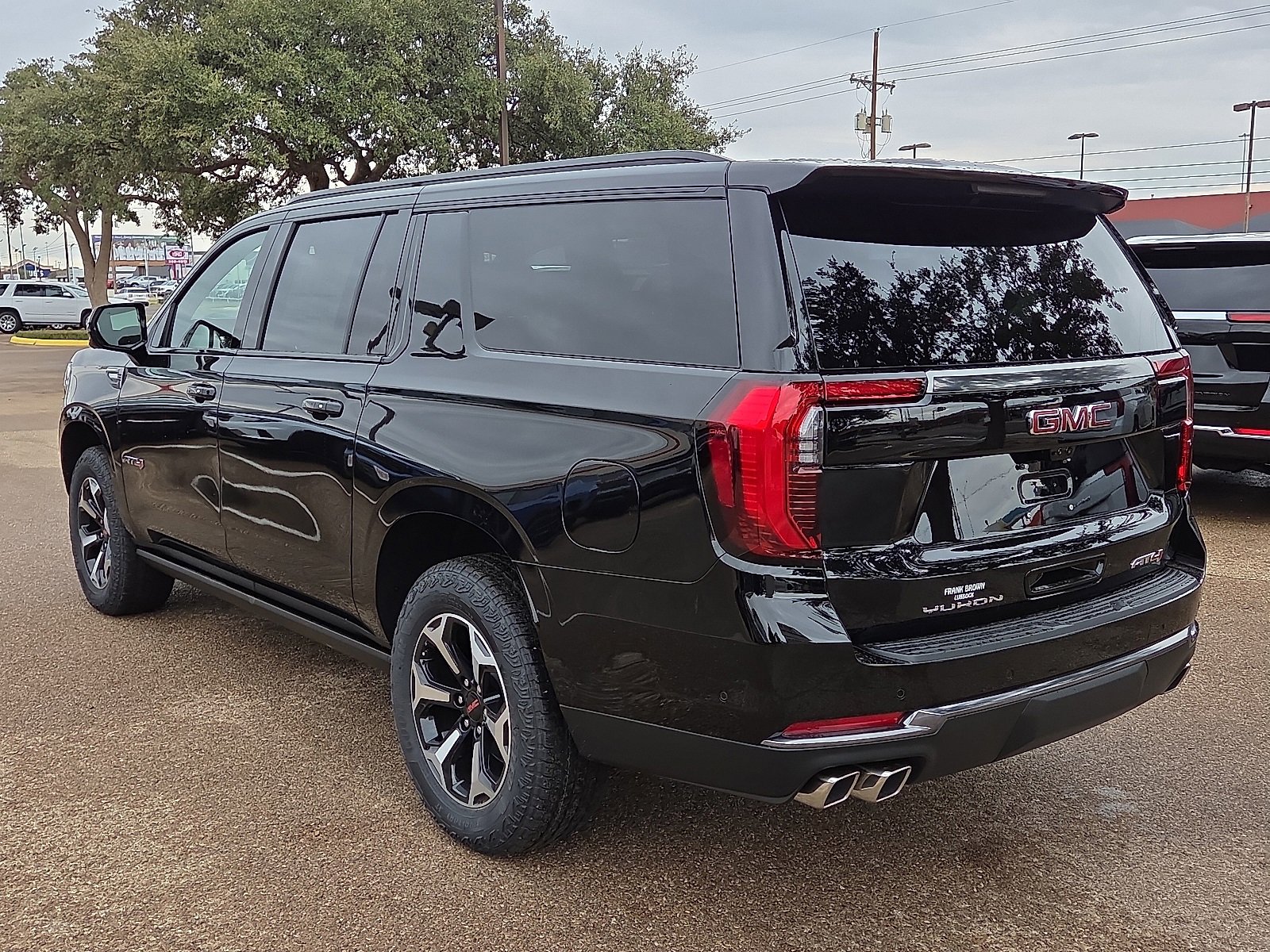 2026 Gmc Yukon XL AT4 photo 3