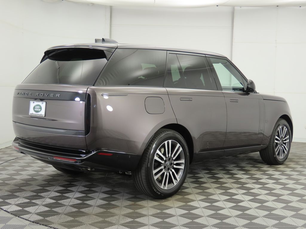 2025 Land Rover Range Rover SE photo 5