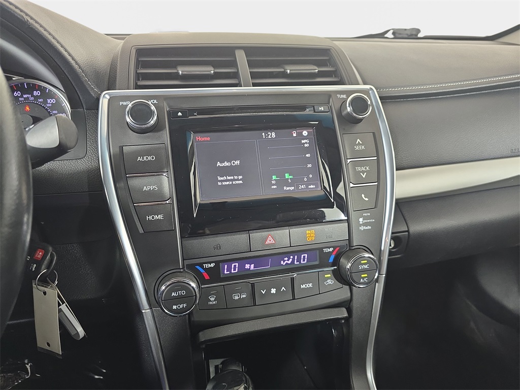 2015 Toyota Camry XSE photo 18