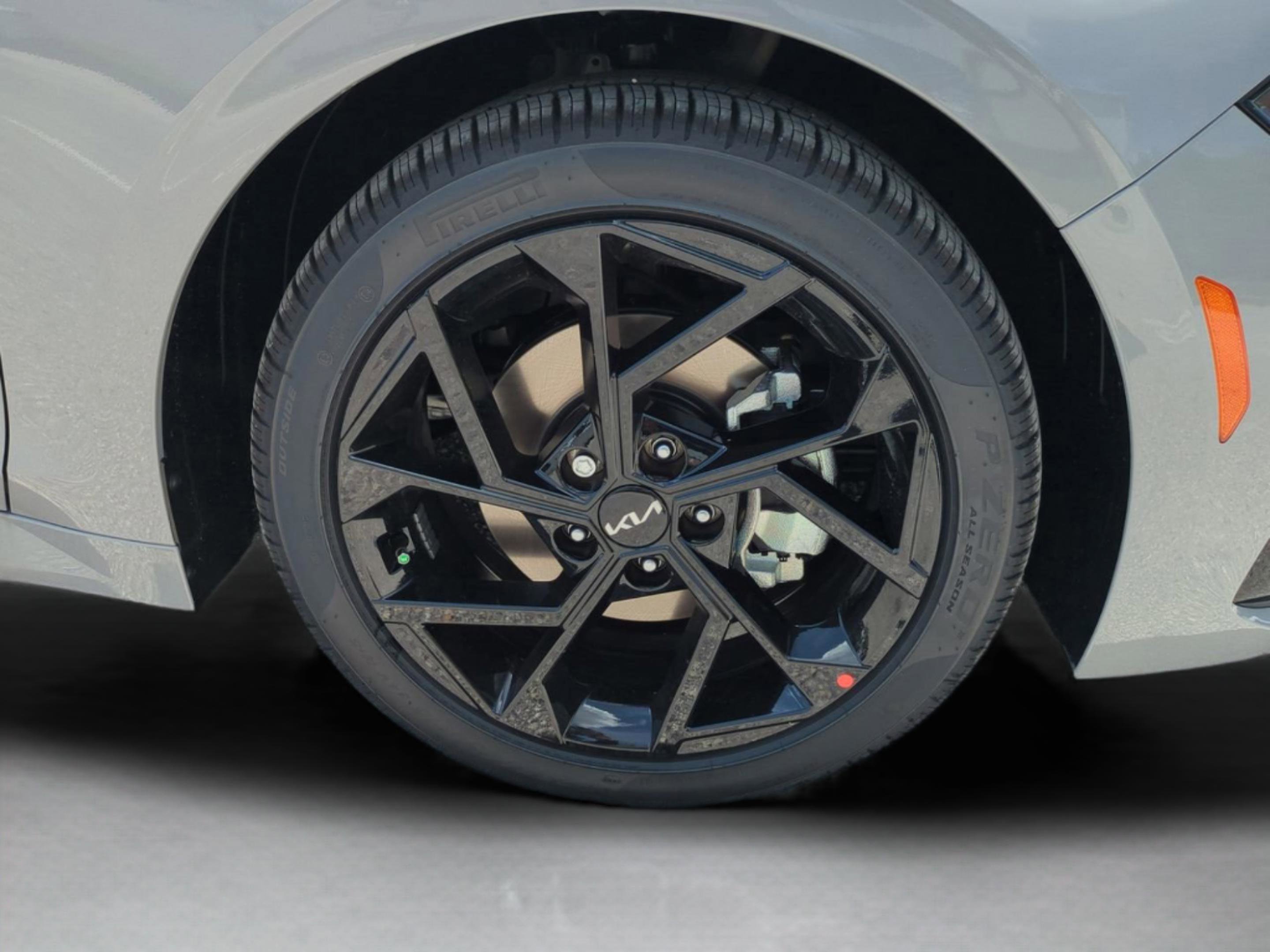 2026 Kia K5 GT-Line photo 11