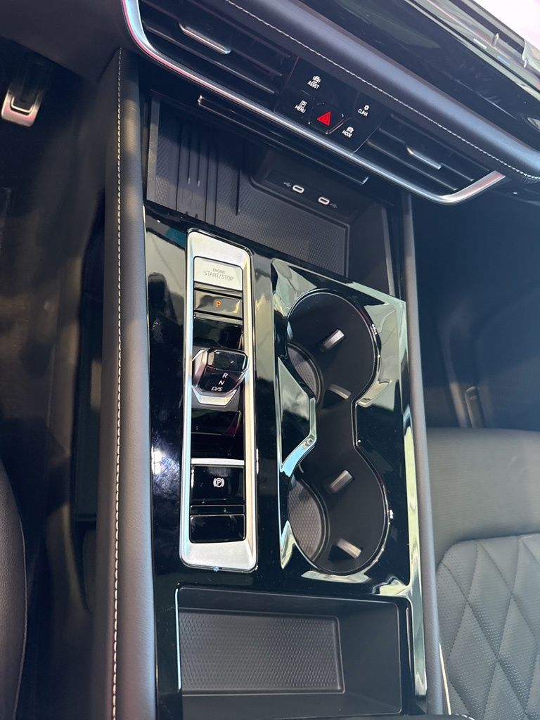 2026 Volkswagen Atlas Cross Sport SEL Premium R-Line photo 18