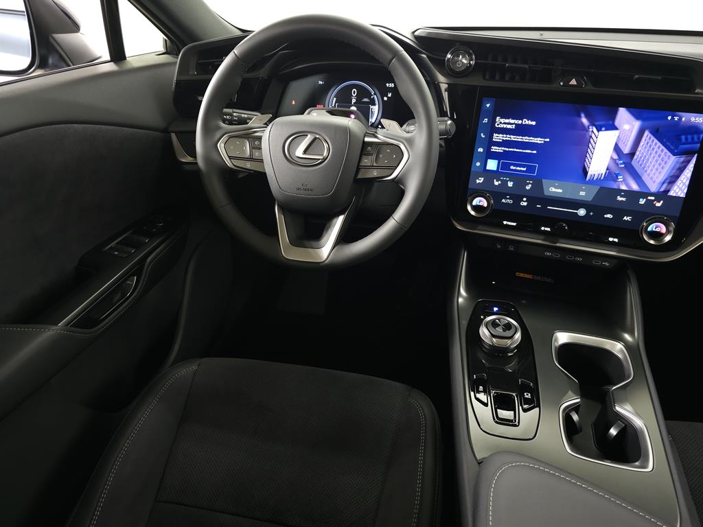 2023 Lexus RZ 450e photo 18