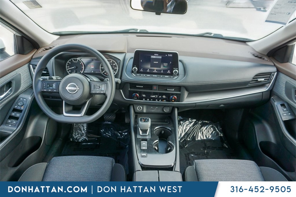 2023 Nissan Rogue SV photo 4