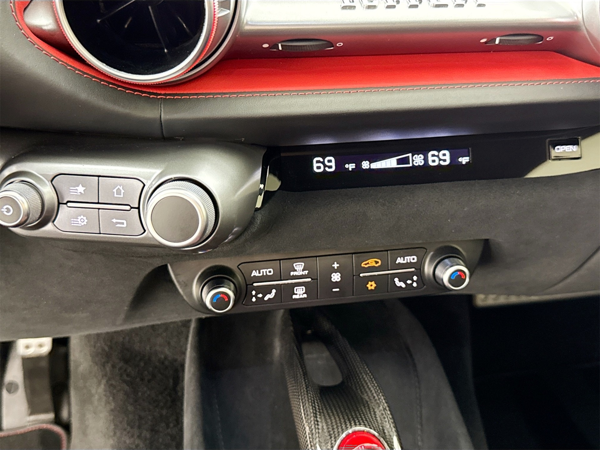 2020 Ferrari 812 Superfast Base photo 12