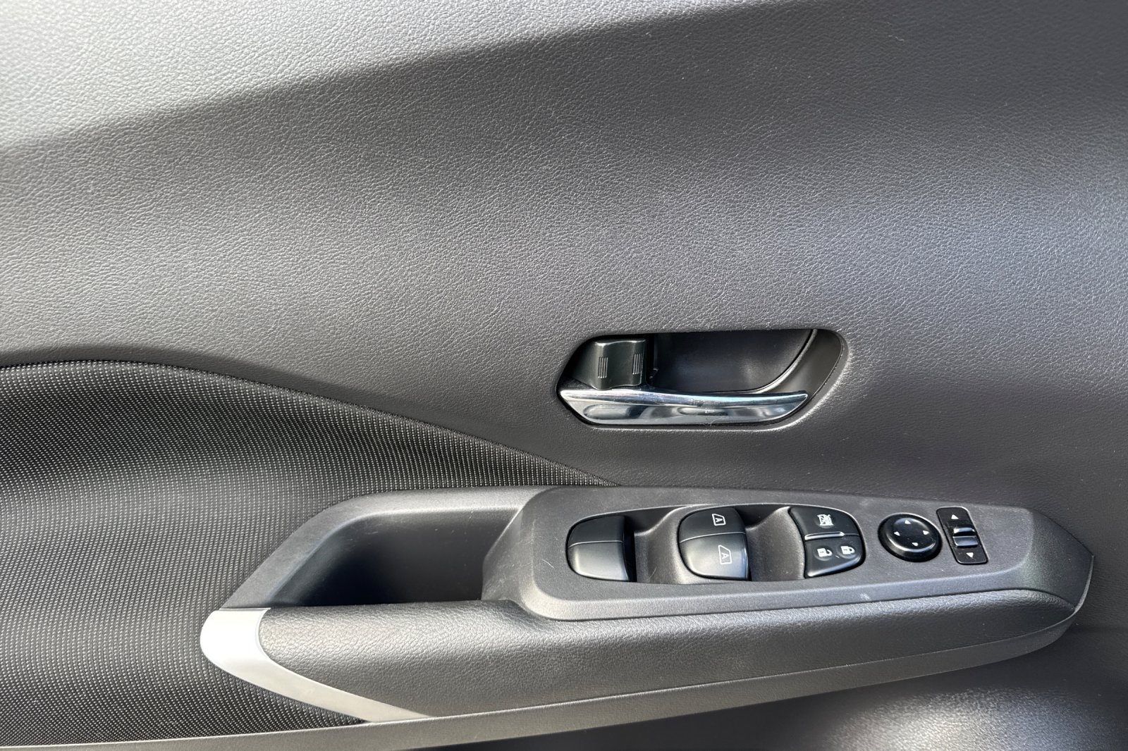 2022 Nissan Kicks SV photo 14
