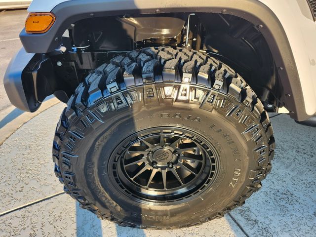 2025 Jeep Gladiator Sport S photo 3