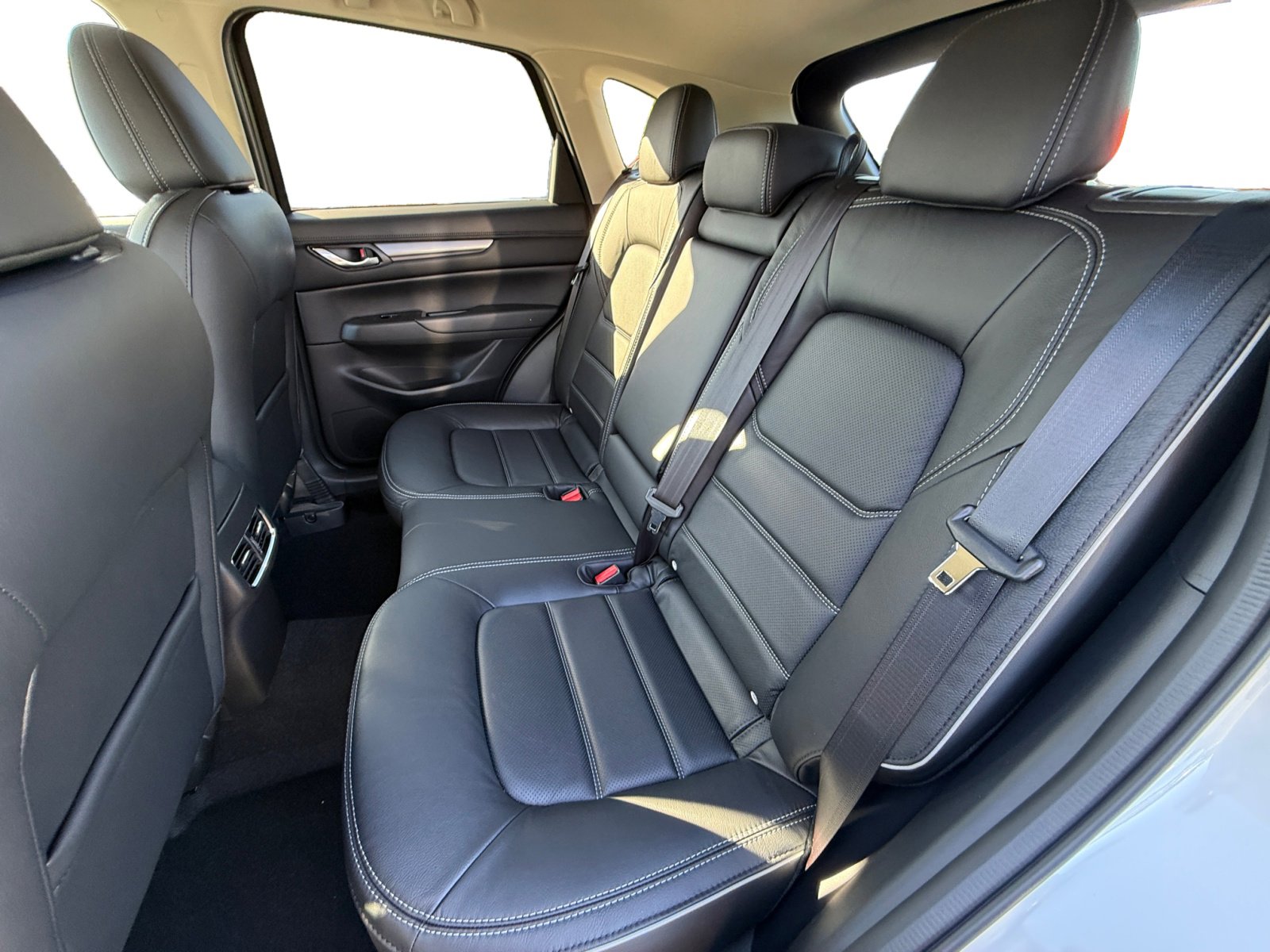 2025 Mazda CX-5 2.5 S Preferred Preferred photo 16