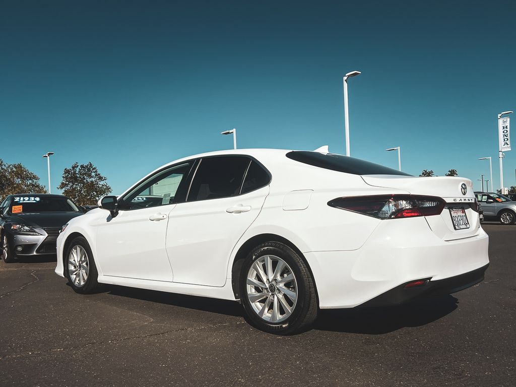 2023 Toyota Camry LE photo 6