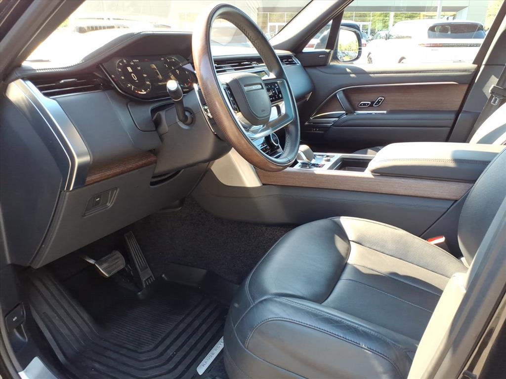 2023 Land Rover Range Rover SE photo 14