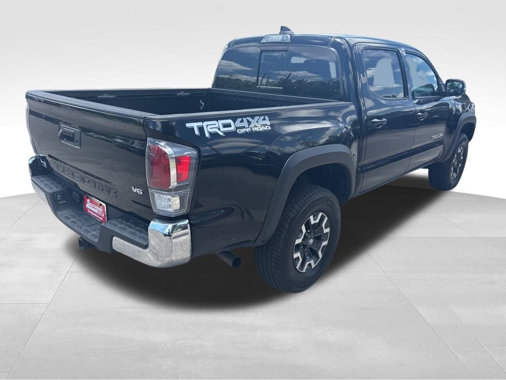 2022 Toyota Tacoma TRD Off-Road photo 3