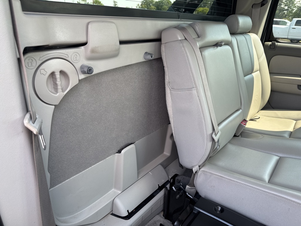 2008 Chevrolet Avalanche LTZ photo 16