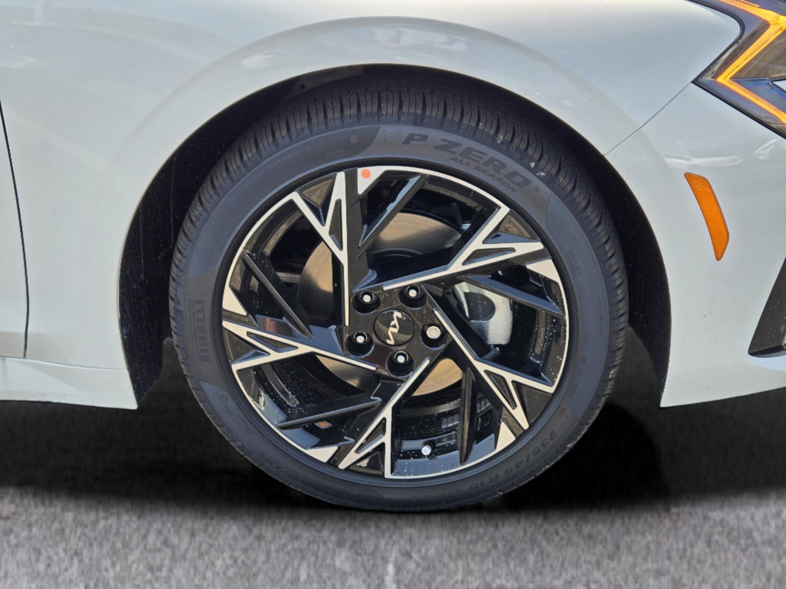 2026 Kia K5 GT-Line photo 3