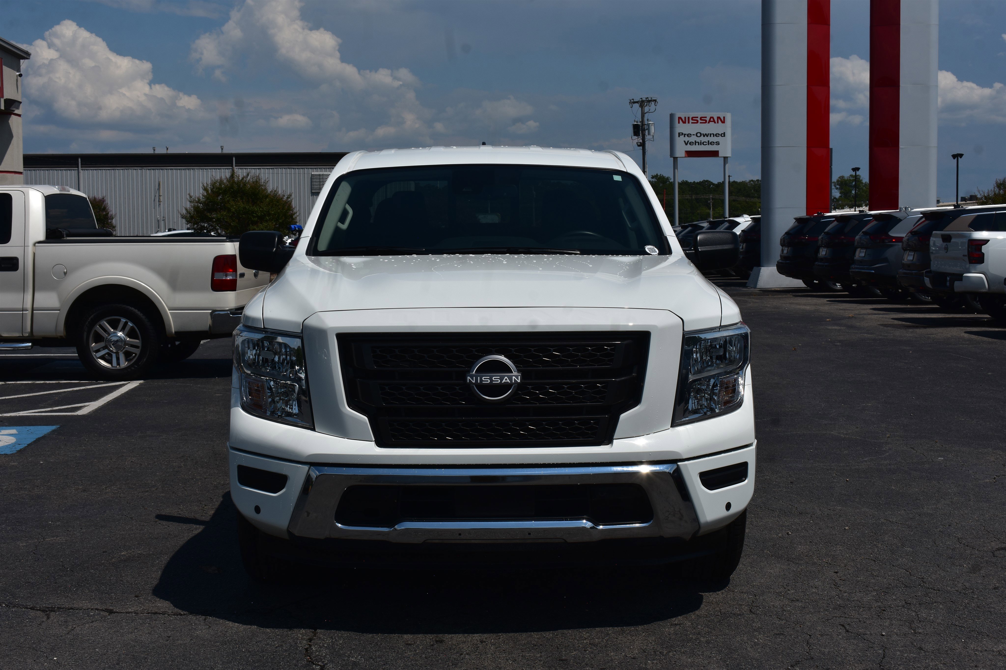 Used 2024 Nissan Titan SV with VIN 1N6AA1EF5RN104081 for sale in Little Rock