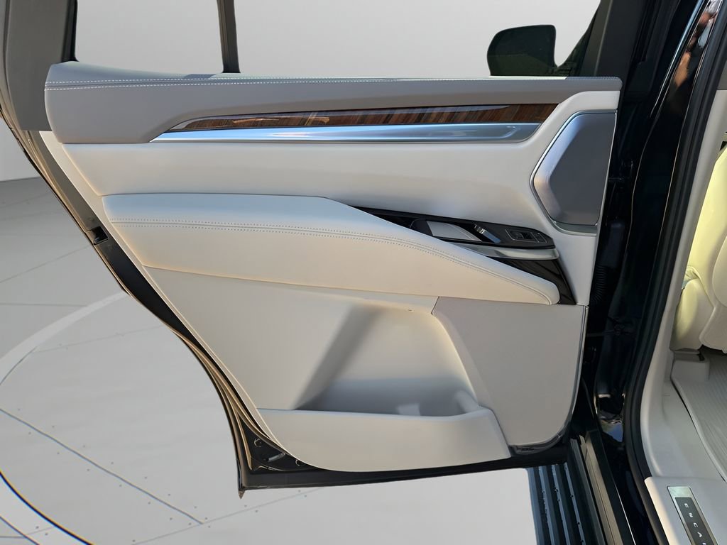 2025 Cadillac Escalade Sport Platinum photo 16